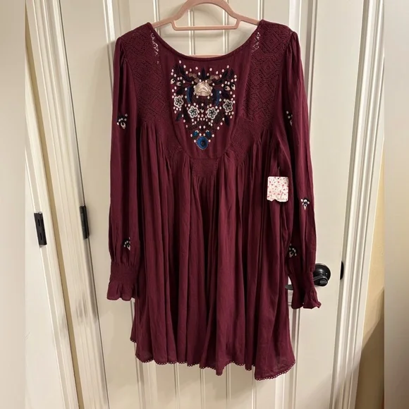 NEW! NWT Free People Mohave Embroidered Burgundy Mini Dress Size M Low V Back - Picture 2 of 9